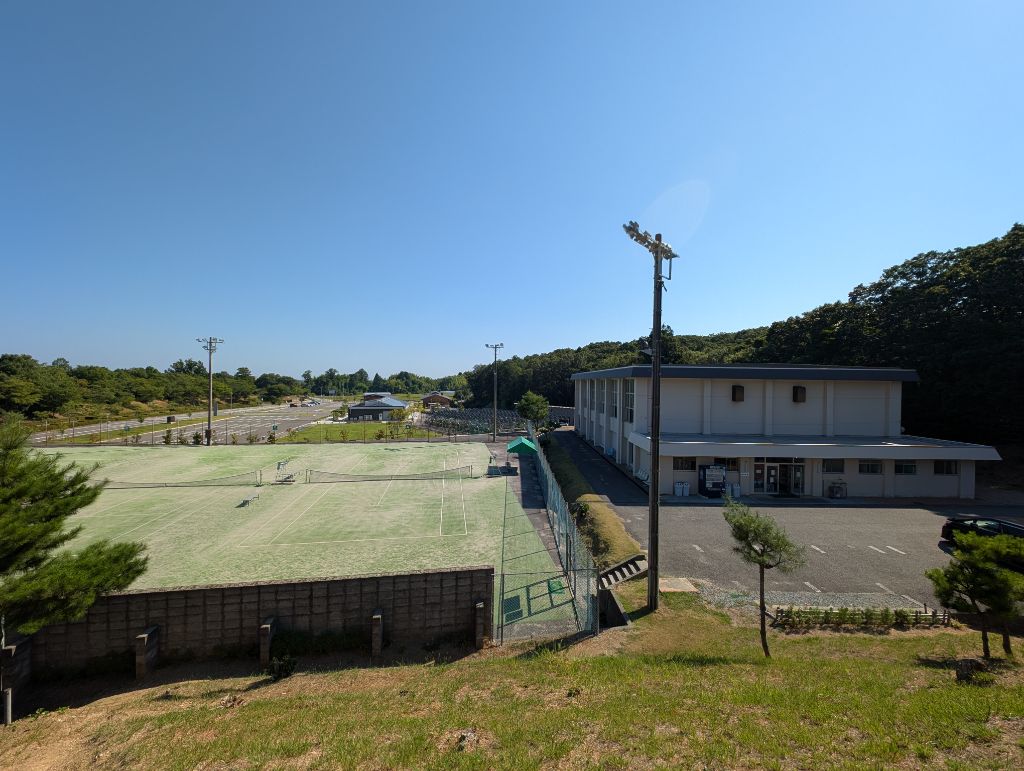 木場潟公園東園地を望む