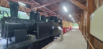 ポッポ汽車展示館の建屋の様子