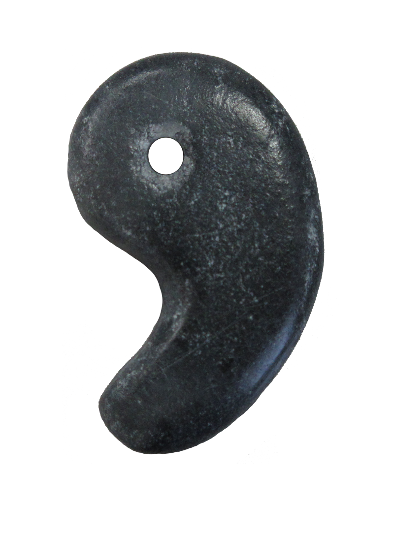 黒色の勾玉の完成品