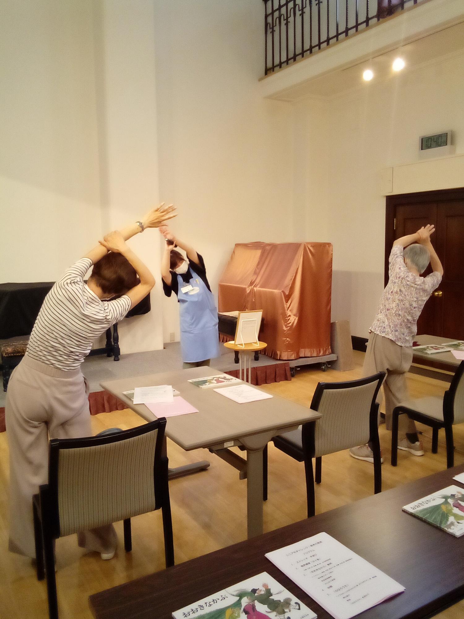 ストレッチをしている写真