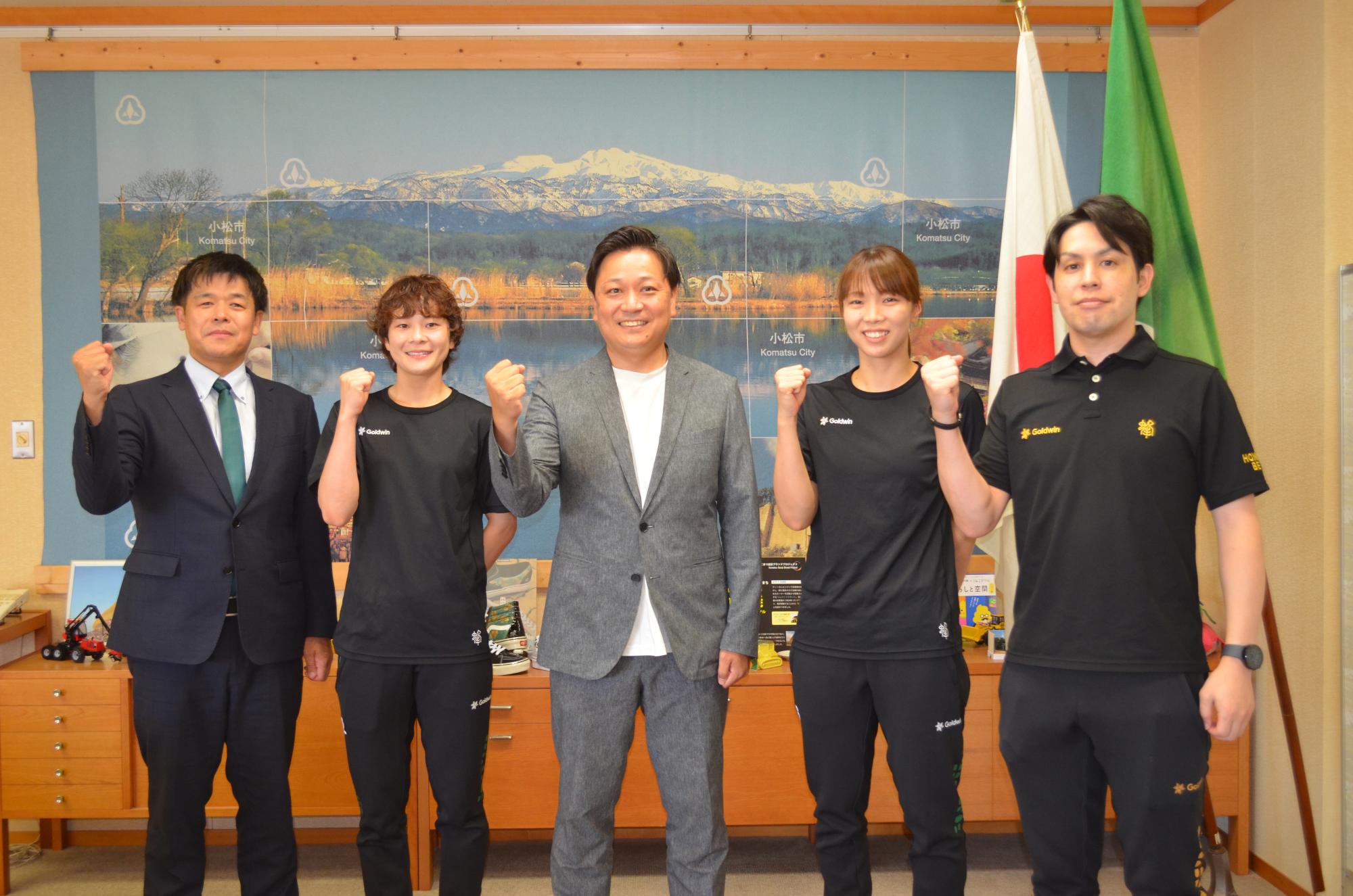 ハニービー石川表敬訪問25-26シーズン開幕報告