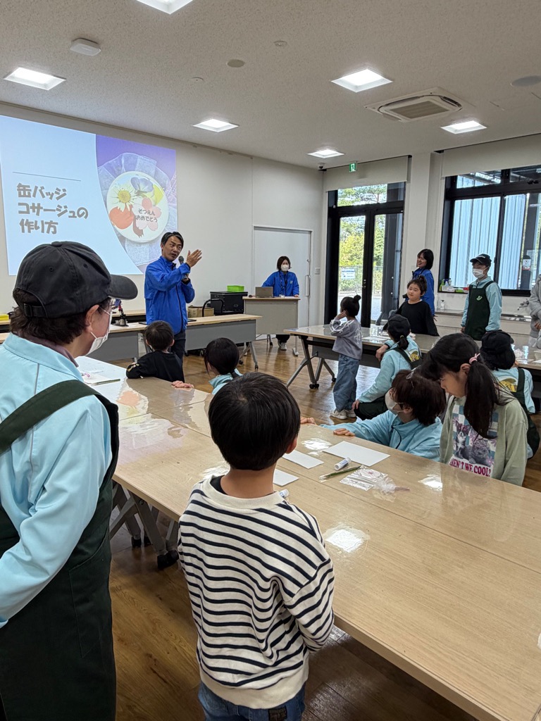 挨拶をする寺井先生