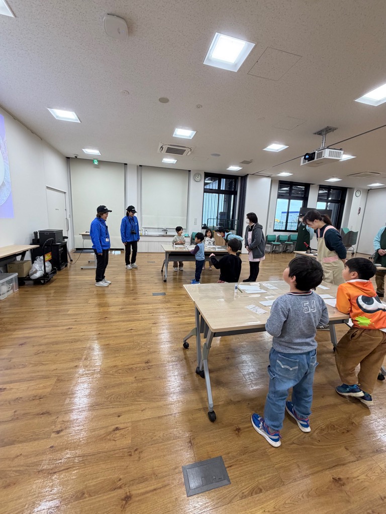 挨拶をするスタッフさん