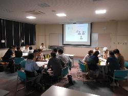 避難所運営ゲームの会場風景