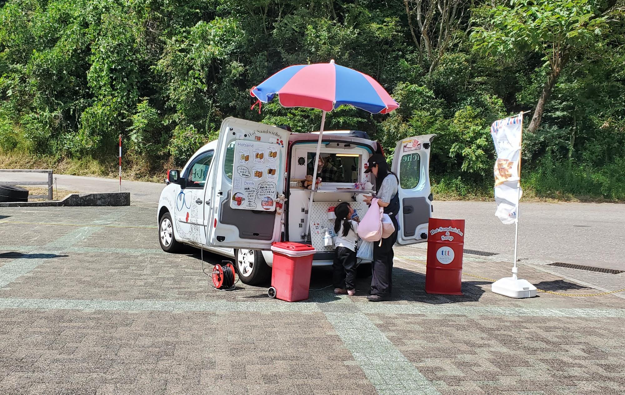 キッチンカーの様子