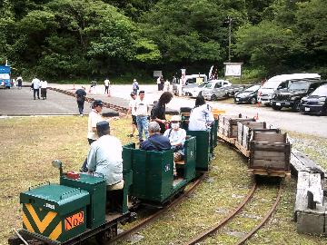 昨年はマインロード内を走っていた機関車