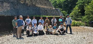 カラミめぐり参加者の記念撮影