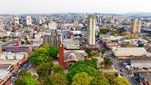 スザノ市のまちなみ