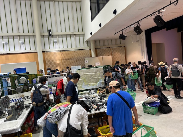 ジャンク市1枚目