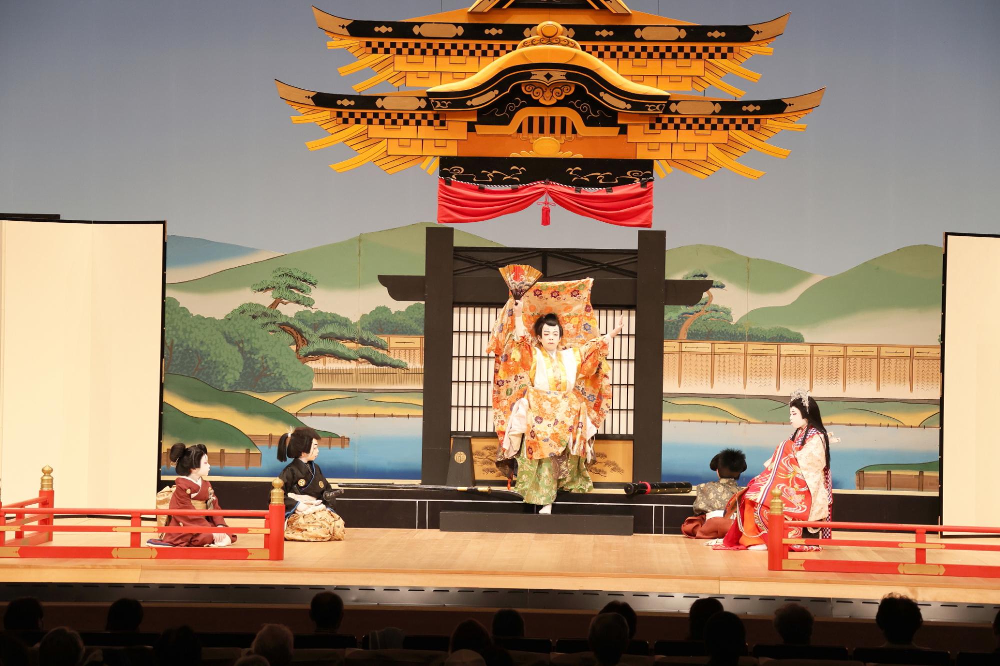 長浜曳山まつり 神戸町組 孔雀山  「一条大蔵譚 奥殿の場」上演風景