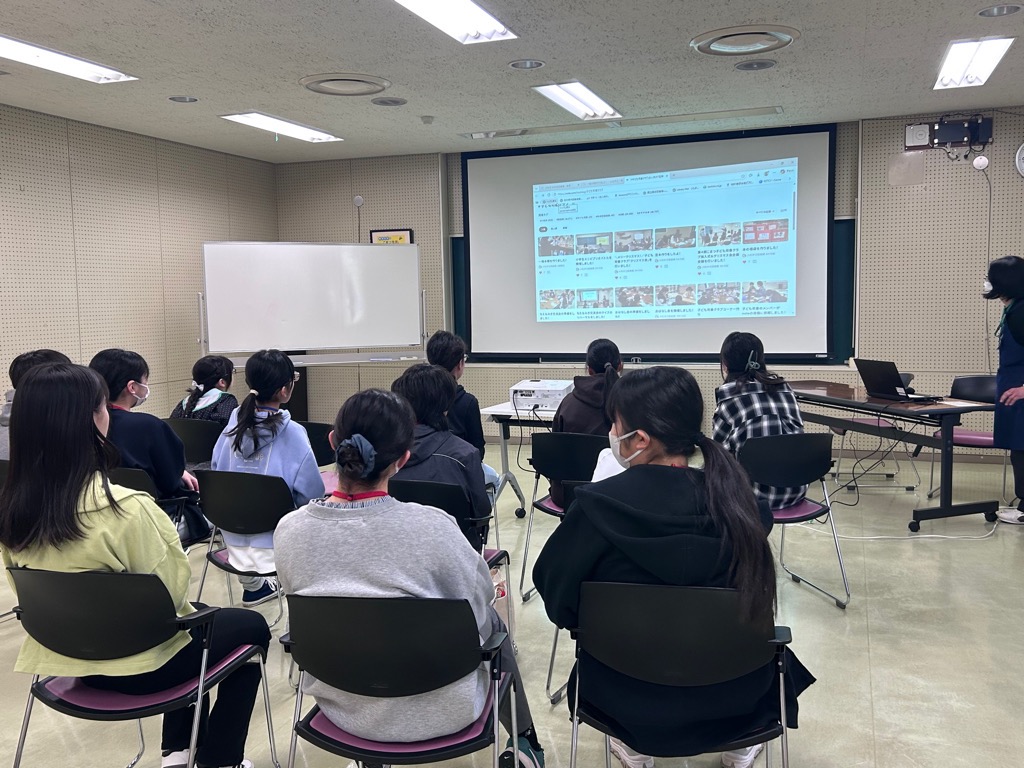 子ども司書クラブの活動の様子