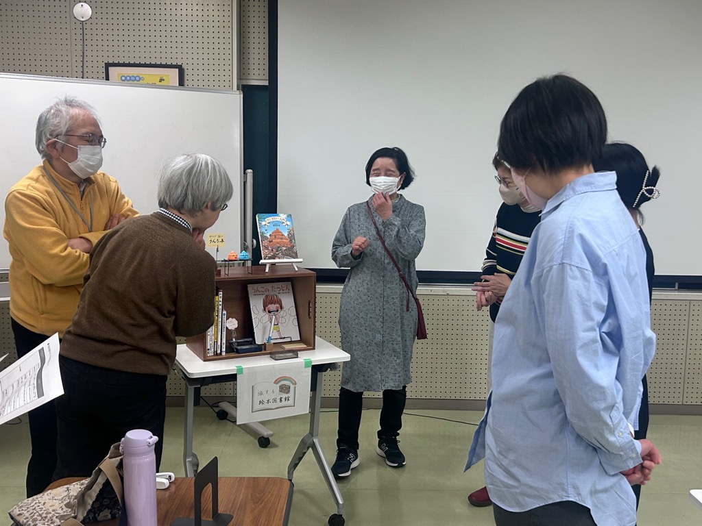 一箱本棚づくりの様子